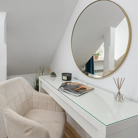 Lumina I 4-Room Apartment For 10 Guests I 90M2 I In The Old Town