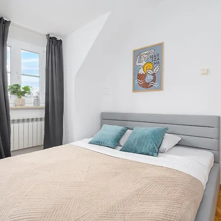 Lumina Spacious In The Old Town Apartamento