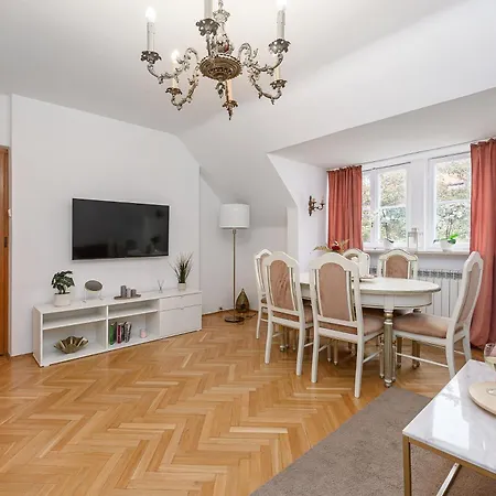 Lumina I 4-room For 10 Guests I 90m2 I In The Old Town Daire