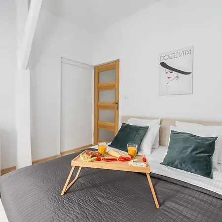 Lumina I 4-room For 10 Guests I 90m2 I In The Old Town * Varsavia